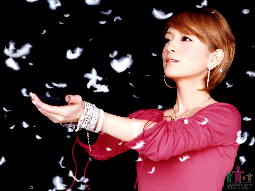 ayumi-hamasaki-061-176794.jpg
