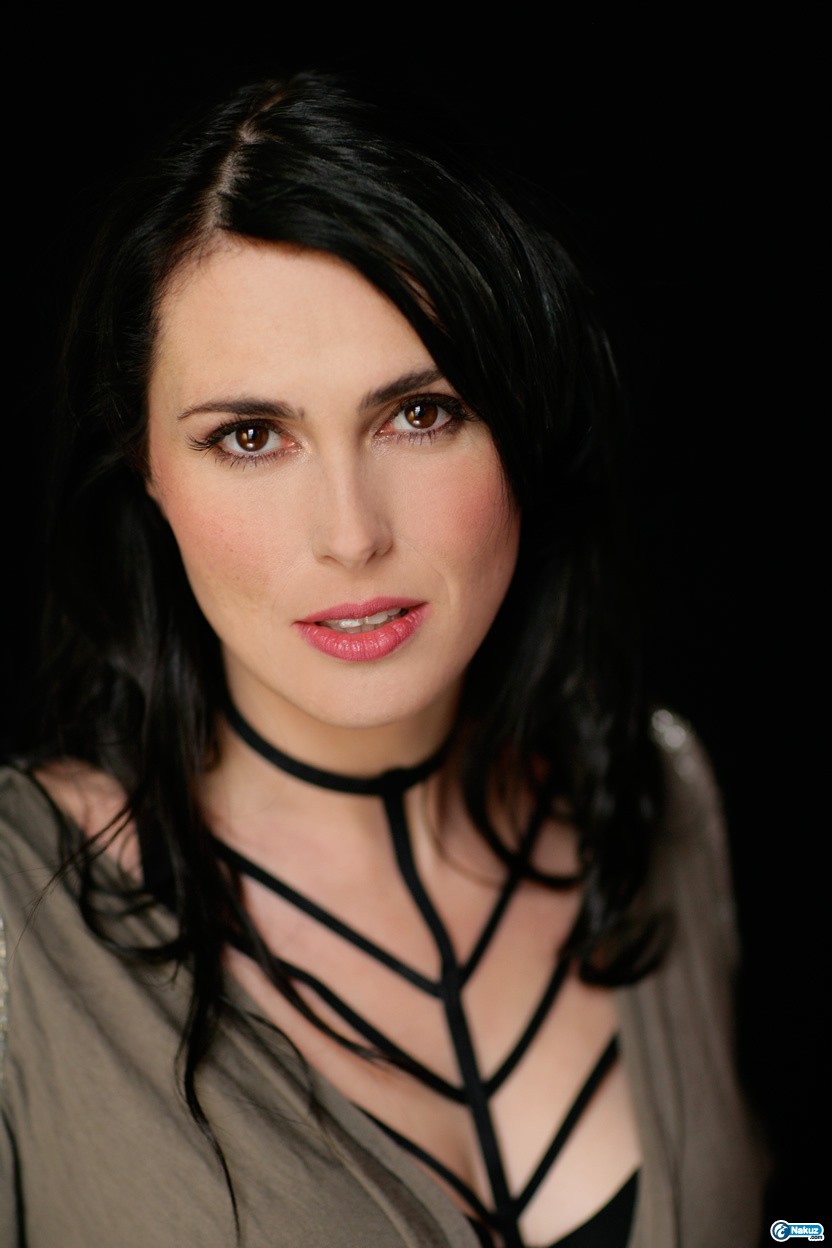 sharon-den-adel-within-temptation-3972928-832-1248.jpg
