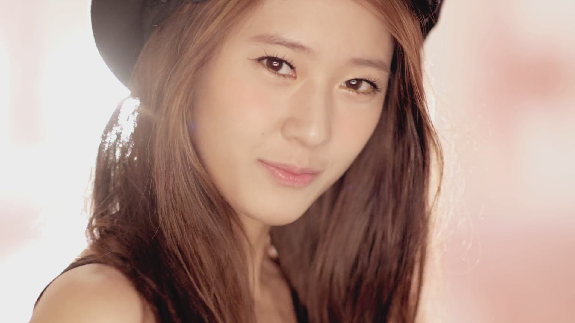 [DLKOO.com]f(x) - Hot Summer (Bugs) (HD-1080p)[17-42-04].JPG