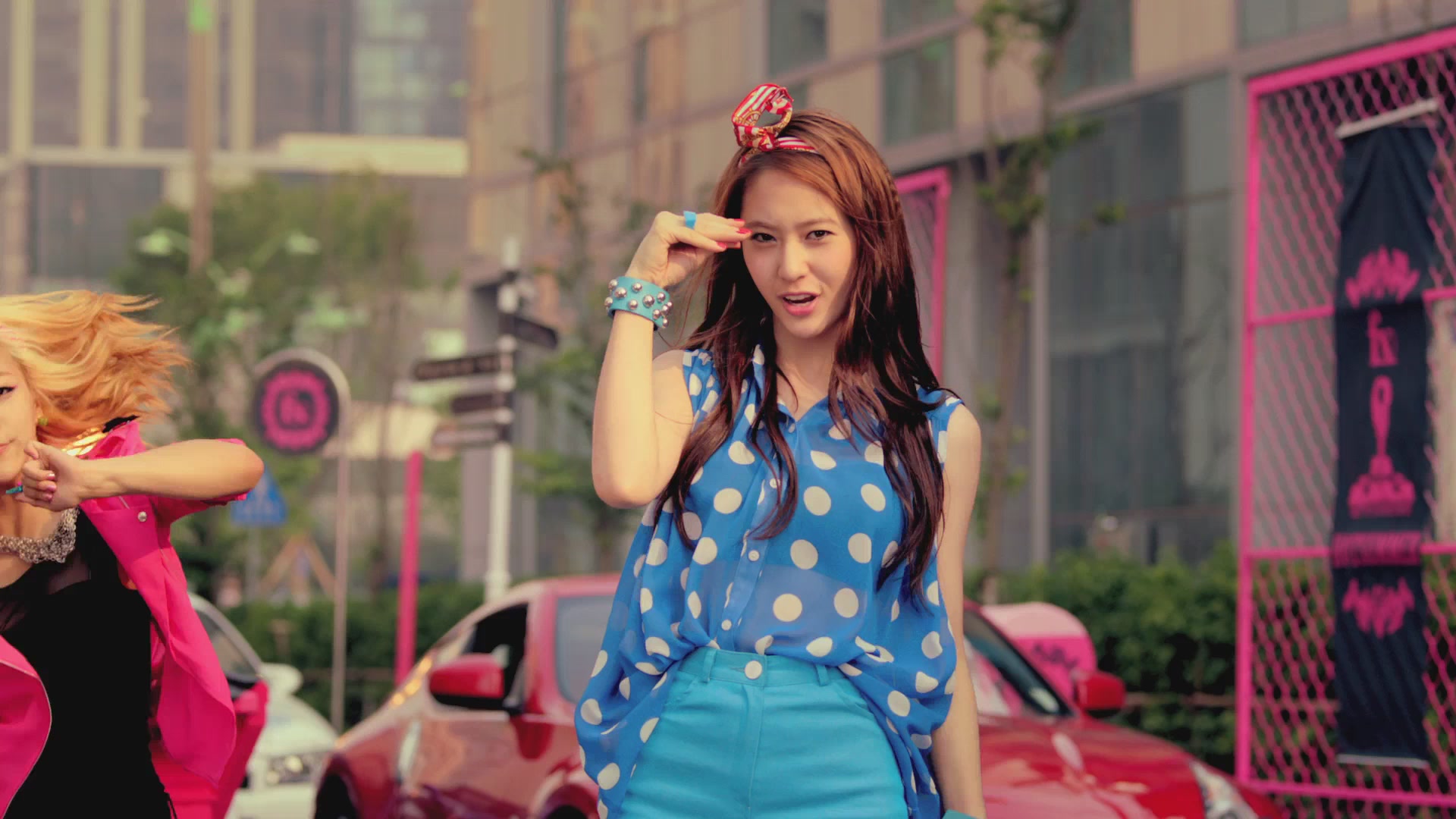 [DLKOO.com]f(x) - Hot Summer (Bugs) (HD-1080p)[17-45-58].JPG