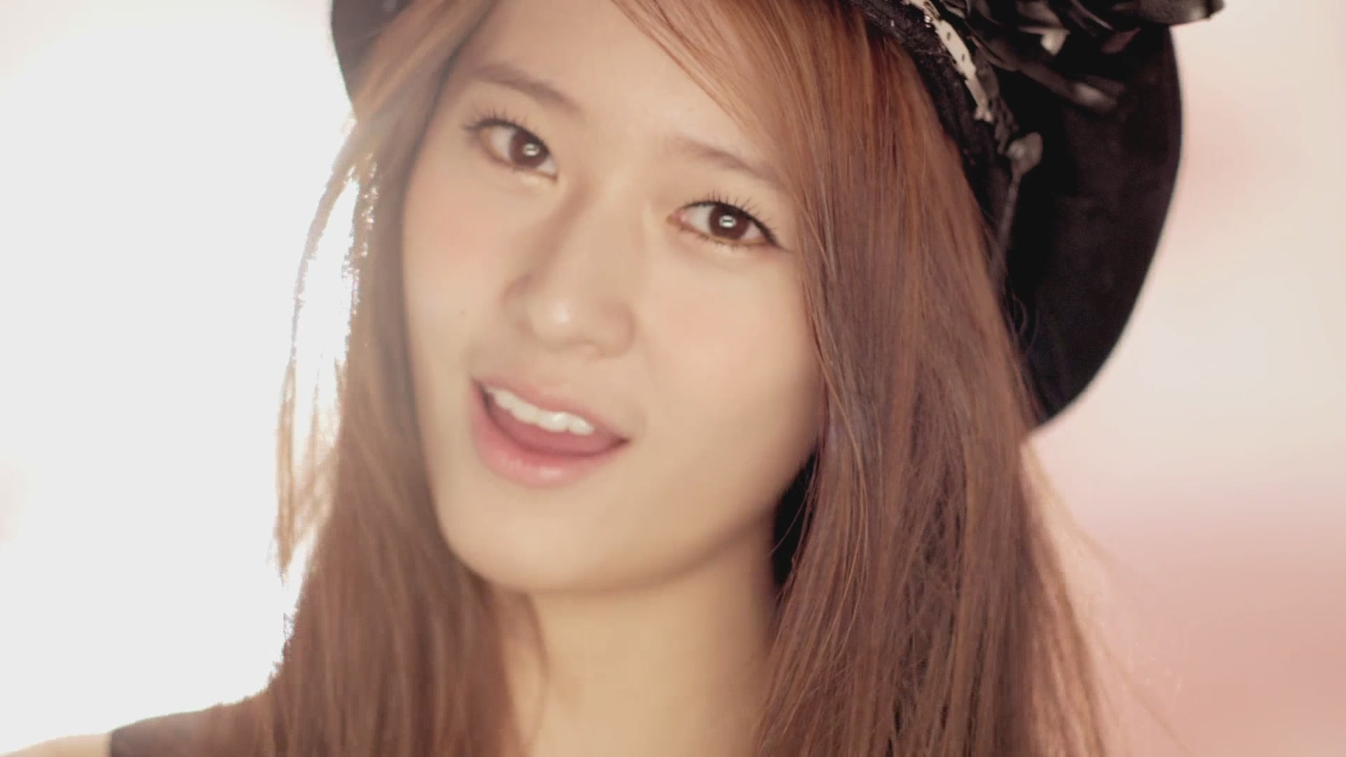 [DLKOO.com]f(x) - Hot Summer (Bugs) (HD-1080p)[17-47-01].JPG