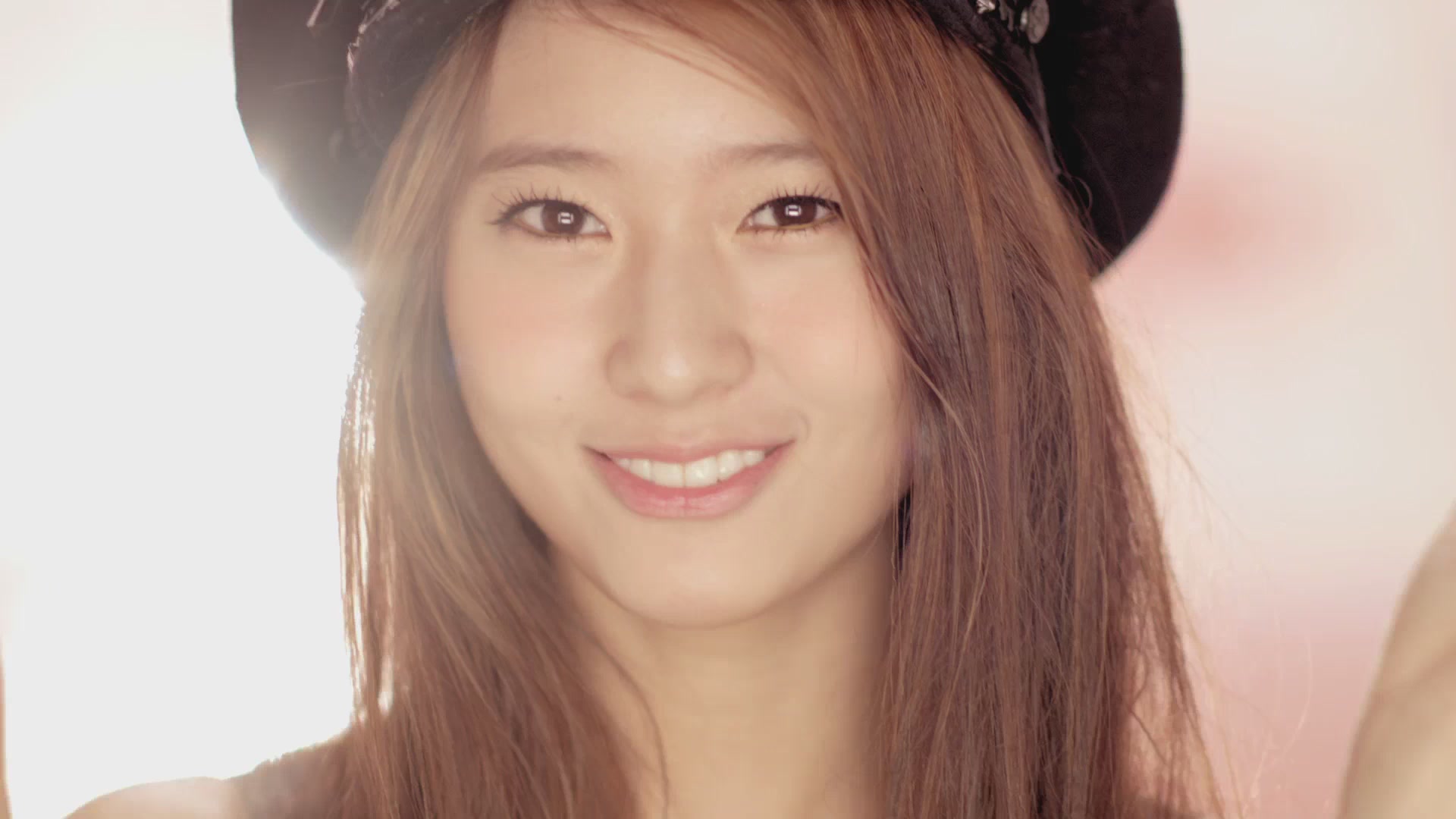 [DLKOO.com]f(x) - Hot Summer (Bugs) (HD-1080p)[17-46-14].JPG