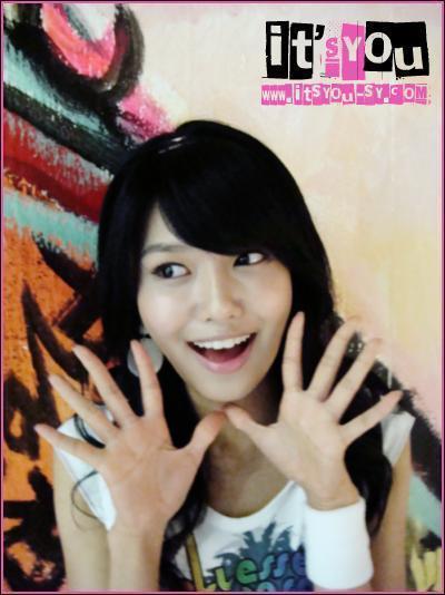 Soo-Young-girls-generation-snsd-7422466-400-534.jpg
