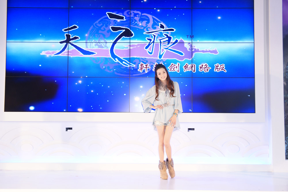 《天之痕 Online》代言人陳語安甜美現身遊戲新幹線電玩展攤位_2.jpg